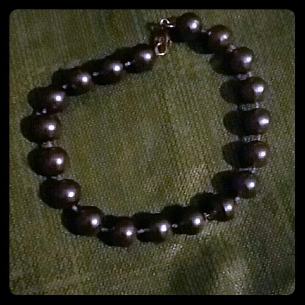 Grey faux pearl bracelet